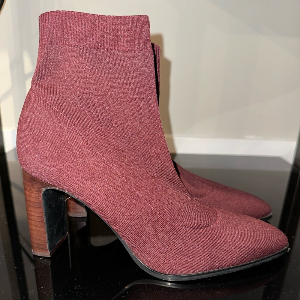 NWOB Zara Knit Sock Boots – Burgundy – Size 40